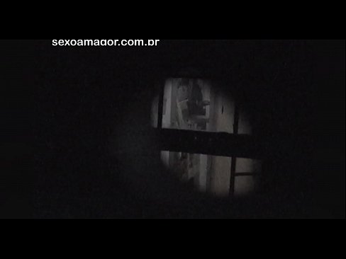 ❤️ Blondie hè videoregistrata in segretu da un voyeur di u quartieru nascostu daretu à i mattoni cavi ☑ Solo porno à co.robosexshop.ru ❤